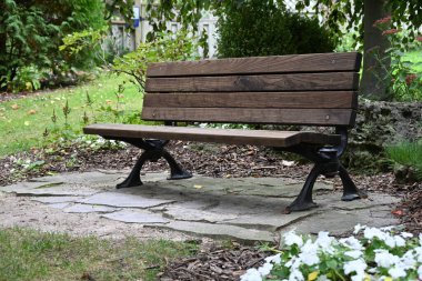 Parktaki ahşap bank.,