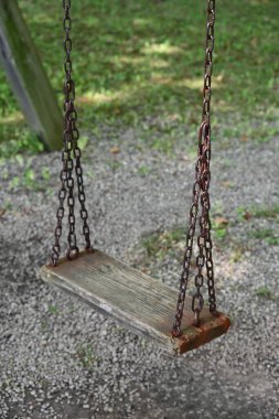 Parkta salıncaklar, salıncaklar, salıncaklar...,