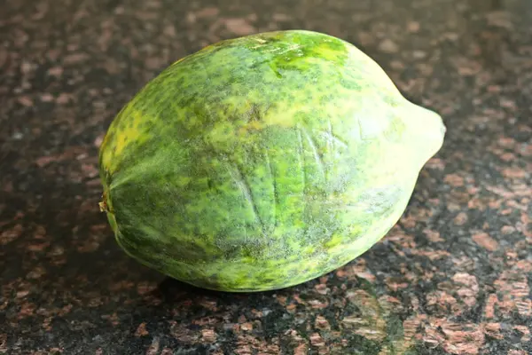 Lezzetli papaya kesimi.