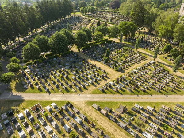 Κάτοψη Ενός Νεκροταφείου Στο Στρασβούργο Αεροφωτογραφία Την Ηλιόλουστη Μέρα Μοτίβο — Φωτογραφία Αρχείου