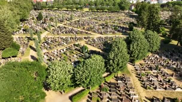 Pohled Shora Hřbitov Štrasburku Letecký Výhled Slunečného Dne Vzor Hrobek — Stock video