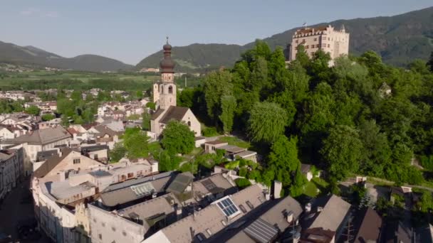 Drohnenaufnahmen Von Bruneck Oder Bruneck Einem Kleinen Ort Südtirol Abends — Stockvideo