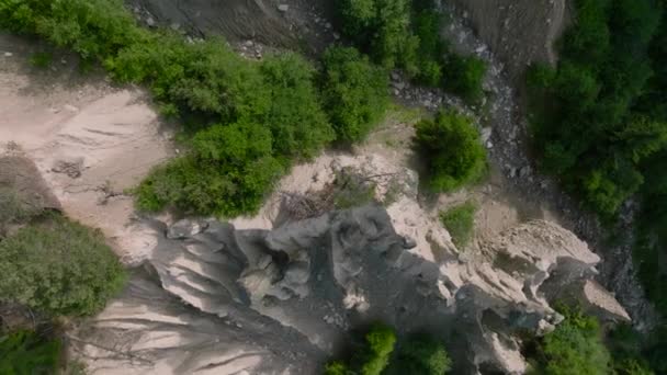 Drohnenschuss Über Den Erdpyramiden Formationen Einem Naturdenkmal Südtirols Den Alpen — Stockvideo
