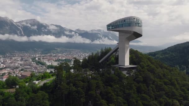 Innsbruck Österrike 2021 Bergiselsprånget Innsbruck Ritat Den Brittisk Irakiska Arkitekten — Stockvideo