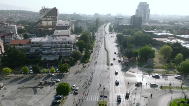 Flygdrönare Skjuten Street Marathon Skopje Republiken Norra Makedonien Folkmassa Som — Stockvideo