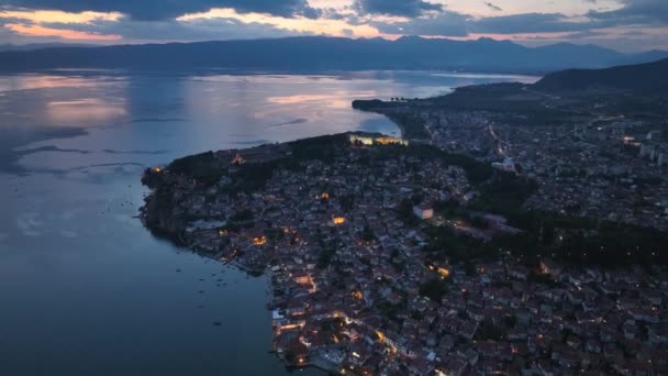 Veduta Aerea Del Drone Twilight Della Città Ohrid Notte Macedonia — Video Stock