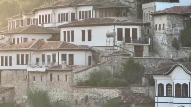 Airial Drone Shot Berat City Albania Rumah Rumah Oriental Bersejarah — Stok Video