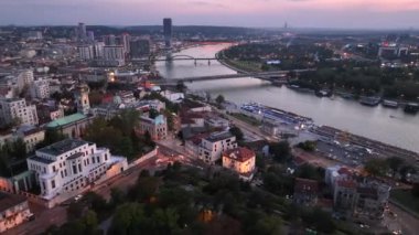 Belgrad kenti, Sırbistan 'ın Hava Aracı Gecesi Çekimi. Mavi Saat 'in başkenti ve Gece Saati, yukarıdan görüntü. Yüksek kalite atış