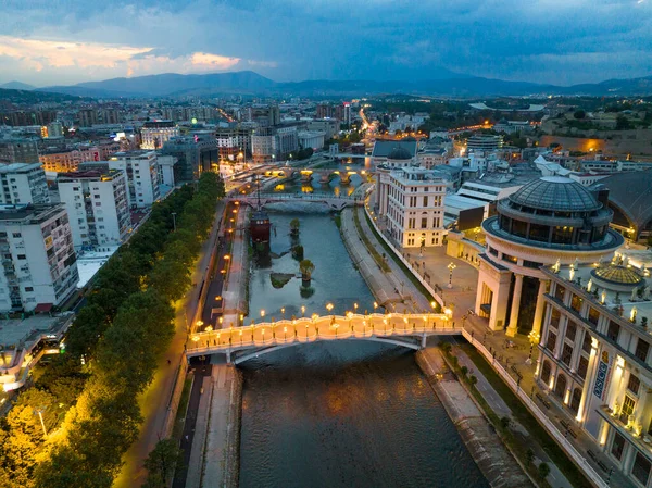 Üsküp, Kuzey Makedonya Cumhuriyeti. Şehrin hava caddeleri. Yüksek kalite