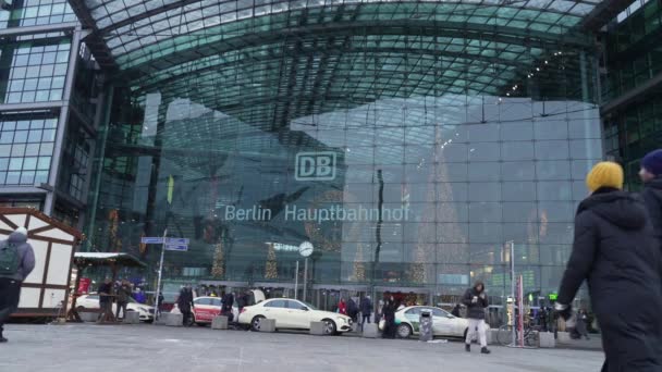 Berlín Alemania 2023 Exterior Estación Central Berlín Invierno Edificio Moderno — Vídeo de stock