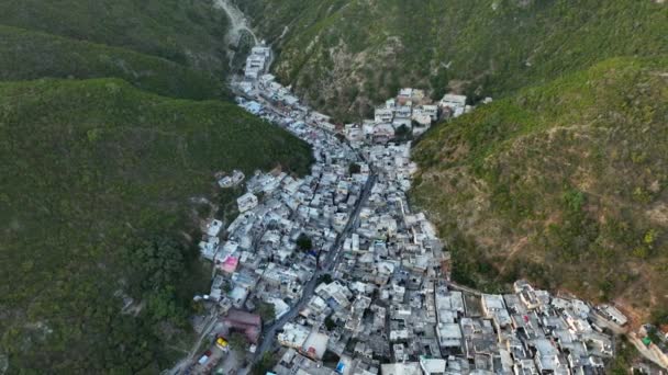 가파른 산들로 둘러싸인 사이드 마을의 이슬라마바드 파키스탄 고품질 — 비디오