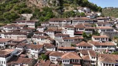 Arnavutluk 'un tarihi kenti Berat, UNESCO' nun Dünya Mirası Alanı. Yüksek kalite fotoğraf