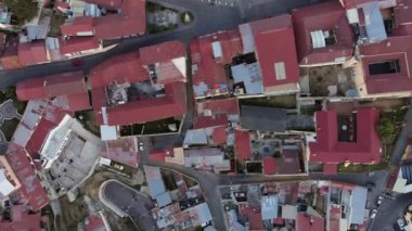 Real Del Monte, Hidalgo, Meksika 'nın insansız hava aracı görüntüleri. Sihirli şehir Pachuca şehrinin yakınında gün doğumunda.