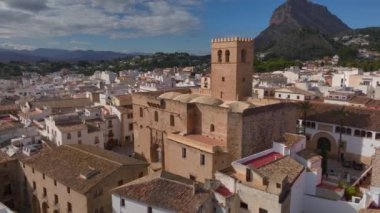 Şehir tarihi merkezi Javea - Xabia, Alicante. Parroquia de Sant Bertomeu. İspanya 'ya, Costa Blanca' ya. Yüksek kalite 4k görüntü