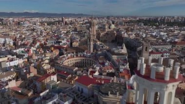 Valencia Şehir Merkezi, Valencia Katedrali, Hava Aracı Manzaralı. Plaza de Virgen, Placa de la Reina Valencia, İspanya. Yüksek kalite 4k görüntü
