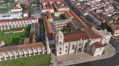 Mosteiro dos Jeronimos, Lizbon, Portekiz 'in Belem bölgesinde bulunan Eski Tarih Manastırı. Manueline stili. Yüksek kalite 4k görüntü