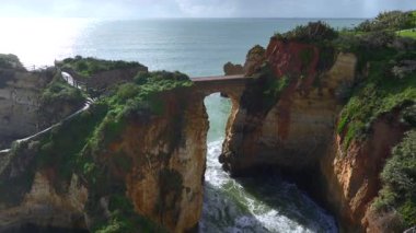 Pinhao 'nun Antigo Forte do' su. Portekiz, Algarve 'deki Lagos sahil manzarası, Muhteşem Portekiz kıyıları. Yüksek kalite 4k görüntü