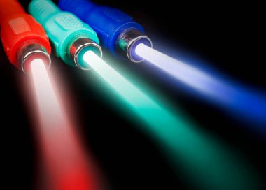 ışık demetli video kabloları