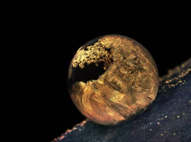 Çürümüş bir gezegene yakın.