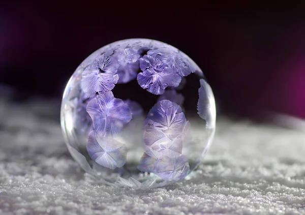 Donmuş Sabun Köpüğü Aynaya Düşen Suyun Altı Görüntüsü — Stok fotoğraf