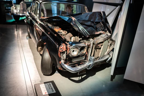 Rolls Royce Silver Shadow Crushed Car Του Σοβιετικού Ηγέτη Leonid — Φωτογραφία Αρχείου