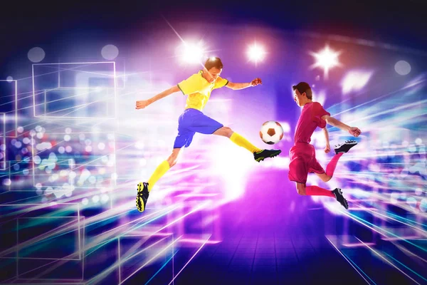 Två Fotbollsspelare Spelar Boll Match Spel Cyberrymden Med Virtuell Skärm — Stockfoto