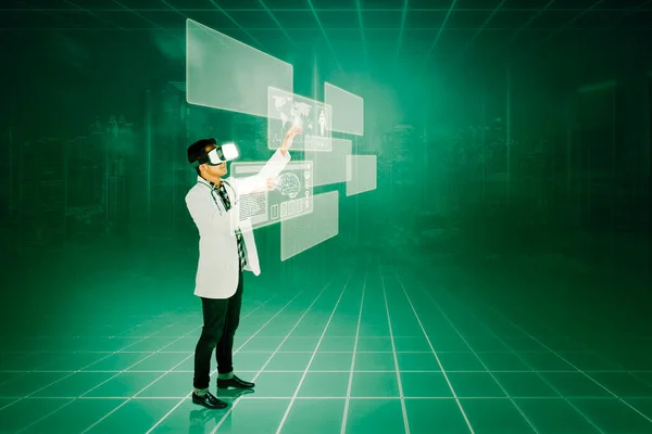 Αρσενικός Γιατρός Στηθοσκόπιο Φορώντας Γυαλιά Εικονικής Πραγματικότητας Ενώ Αγγίζει Οθόνη — Φωτογραφία Αρχείου