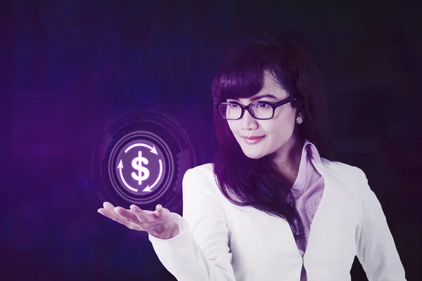 Affärskvinna Visar Dollar Virtuell Stapeldiagram — Stockfoto