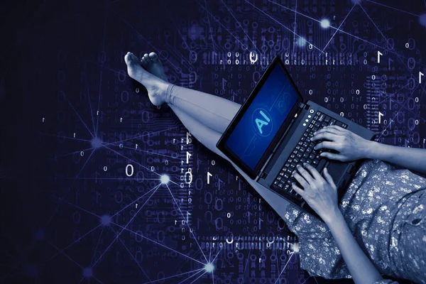 Kvinna Med Bärbar Dator Chatt Med Eller Artificiell Intelligens — Stockfoto