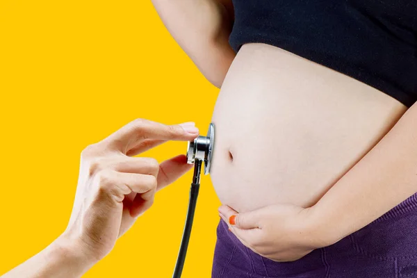 Närbild Gynekolog Läkare Med Stetoskop Lyssna Gravida Kvinna Baby Hjärtslag — Stockfoto