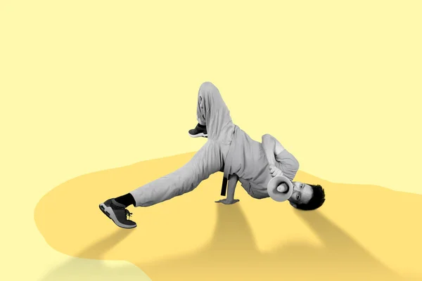 雑誌風のメガホンコラージュで踊る若い男 現代美術 近代的なデザイン — ストック写真
