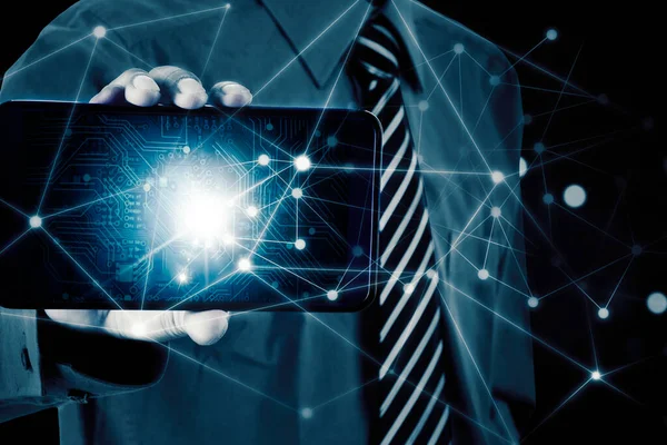 Man Använder Mobiltelefon Med Global Nätverksanslutning Teknik Innovation Och Kommunikation — Stockfoto