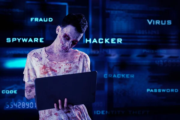 Zombie Masculino Usando Ordenador Portátil Mientras Está Pie Con Fondo —  Fotos de Stock