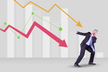 Kafkasyalı İşadamı düşen finansal harita oklarından kaçıyor