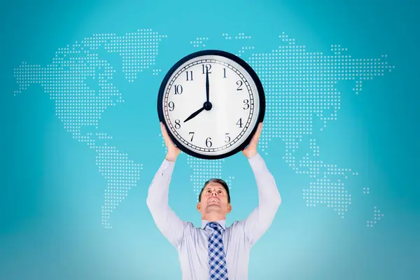 Gestão Tempo Homem Negócios Caucasiano Segurando Relógio Acima Seu Rosto — Fotografia de Stock