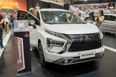 Jakarta, Endonezya - 29 Ağustos 2023 Mitsubishi Xpander Cross Gaikindo Uluslararası Otomobil Fuarı 'nda sergilendi