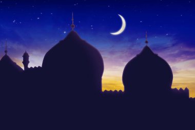 Alacakaranlık 'ta Hilal Ay' lı Cami Silüeti - İslami Gece Sahnesi