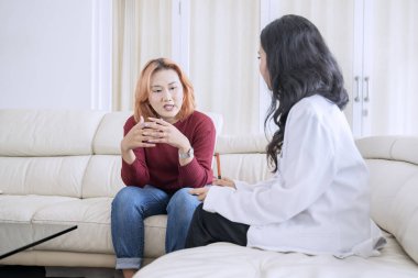 Profesyonel Danışman Akıl Sağlığı ve Destek Konsepti ile Terapi Toplantısı