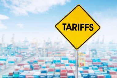 Küresel Ticaret ve Ekonomik Etki Limanında Tarifeler Uyarı İşareti