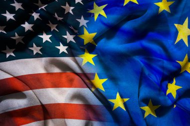 ABD ve AB Bayrakları Birleşti: Transatlantik İlişkiler ve Uluslararası Ortaklık Kavramı