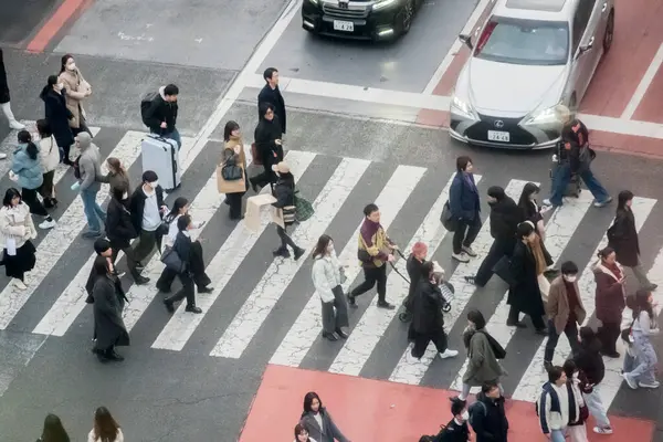 Shibuya 'da karşıdan karşıya geçen yayalar, Tokyo Şehir Yaşam Tarzı