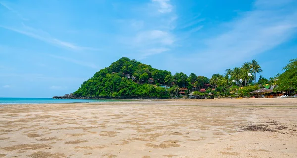 泰国高兰塔的康提港湾和海滩景观 有白沙的热带岛屿 — 图库照片