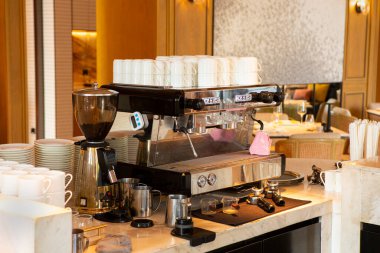 Otellerdeki tezgahlarda bira muslukları