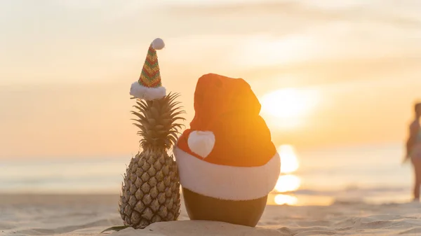 Bałwan Ananasa Arbuza Plaży Zdrowe Owoce Świąteczne Śmieszne Słodkie Owoce — Zdjęcie stockowe