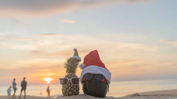 Bałwan Ananasa Arbuza Plaży Zdrowe Owoce Świąteczne Śmieszne Słodkie Owoce — Zdjęcie stockowe