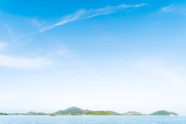 Gökyüzü gradyanı arkaplanı. Parlak bir sabah ve Patong, Phuket, Tayland 'da taze gökyüzünün tadını çıkarın..