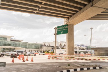 Phuket Yurtiçi Havalimanı Yolu Öğleden Sonra Açık Turuncu
