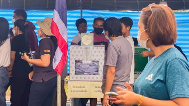 Seçim öncesi telaşlı halk haklarını kullanıyor, bir sürü sorun... 124.07 05 Phuket Tayland, Tayland 'ın yeni başbakanının seçilmesi.