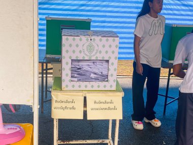 Seçim öncesi telaşlı halk haklarını kullanıyor, bir sürü sorun... 124.07 05 Phuket Tayland, Tayland 'ın yeni başbakanının seçilmesi.