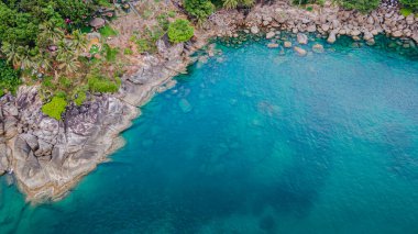 Patong, Phuket yakınlarındaki deniz manzaralı kafe, dağ ve deniz atmosferi